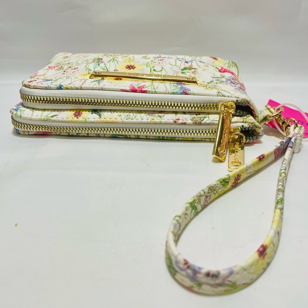 Betsey Johnson Floral Wristlet/Clutch, NWT - Picture 12 of 15
